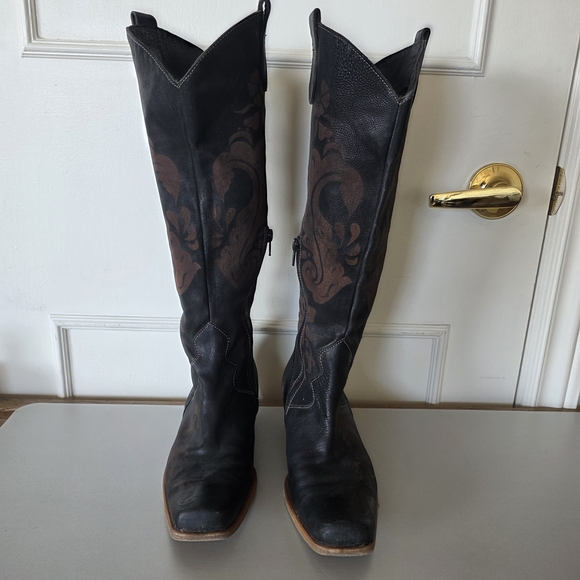 Handcrafted Black and Brown Leather Cowgirl Boots - Size 37.5 - Italian, Floral - Picture 6 of 12